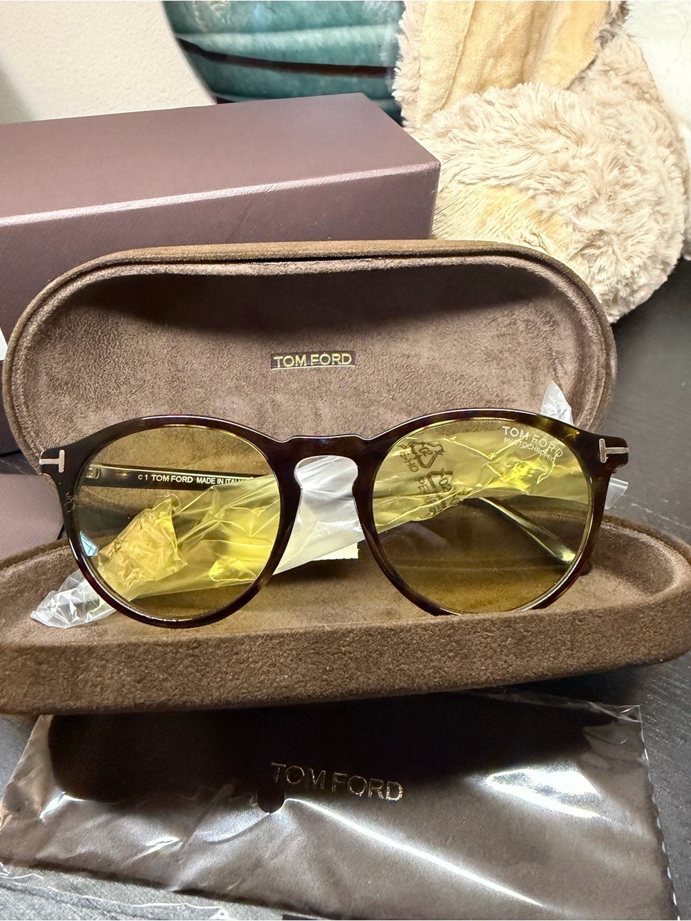 Brand new Tom Ford sunglasses. - Picture 2 of 11